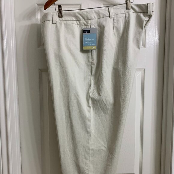 Dockers Brand Women's Light Khaki Color Capri Pants, Size 22W, NWT - Picture 1 of 7